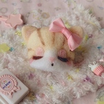 【ブローチ】お昼寝シリーズ⭐️ 羊毛フェルト　茶猫　