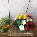 粘土の花・プリティ🎶黄色いminiチューリップ&苺フラワーミックス/ハートのピック・麻布付き【現品限り】水色花器　【受注制作】