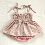 バラ柄のシャーリングキャミソールとギンガムチェックのブルマパンツのセットアップ☆ベビー服 女の子 80サイズ 1歳