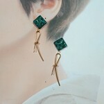 グリーンスクエア×リボンピアス