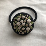 Rose bouquet 刺繍ヘアゴム ／ブローチへ変更可能