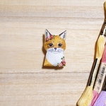 キツネの刺繍ブローチ
