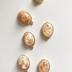 ◉再入荷◉【2pcs Ivory #59-1】flower antique cabochon フラワー/カボション/アンティーク/マルカン付/楕円/アクセサリー/イヤリング/ドライフラワー/アイボリー