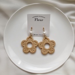 Flowerラタン　ピアス/イヤリング