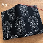 ブックカバー　A5判　シックな花