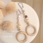 手繋ぎくまさん✳︎ 手繋ぎ輪っか　ベビーカー　歯固め を使った　シューズクリッパー 単品