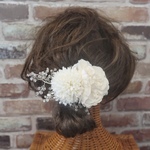 【小枝ビーズフラワーヘアクリップ   】小枝　花　クリップ　ヘアクリップ   コーム  ボンネ　ウエディング　葉　リーフ　アンティーク　レトロ　ヘアアクセサリー　結婚式　ドレス　着物　浴衣