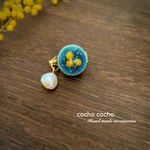 Mimosa & Vintage tile +淡水パール〈ミニブローチ〉
