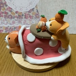 コタツ大好きコーギーとチビミカンコーギー