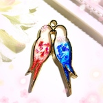 ペア インコ　赤と青　※ バッグチャーム ネックレス ストラップ キーホルダー からお選びいただけます