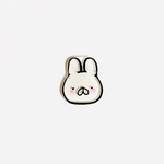 干支の動物シリーズ　うさぎ　兎　小ぶりピアス　小ぶりイヤリング　プラ板アクセサリー