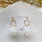 ゴールド×ホワイトボールピアス／イヤリング