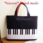 再販66レッスンバッグ*鍵盤*黒*赤水玉*リボン*ピアノ*音楽袋*横*女の子