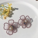 フラワーレースピアス