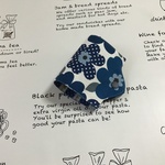 仮置きマスクケース　　　北欧花（ブルー）