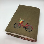 単行本ブックカバー  赤い自転車の刺繍
