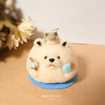 雨の日のカエルとシロクマ