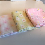【送料無料】ガーゼハンカチ 16×16 花柄 マーガレット 3枚セット