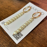 まっすぐパールが連なるスタイリッシュなピアス