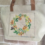 「送料無料」トートバック（ランチ）春花リース手刺繍