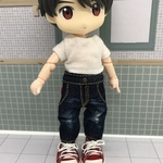 ダメージ加工付きジーンズ　オビツ１１