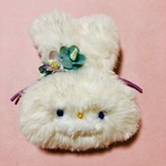 【ブローチ】しろちゃん♡花飾り♡モコモコうさぎのブローチ♡ブルーアイ