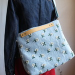 現品限り・ハンドメイド・ミナペルホネン生地使用・マチ付き3WAYバッグ（skip・ブルー）