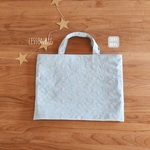 レッスンバッグ　お花の刺繍（サックス）×ギンガムチェックキルティング（水色）