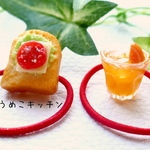 ミニチュア　ベビー＆キッズ２個セット　トマトチーズトースト・オレンジジュース　ヘアゴム ミニチュアパン　ミニチュアフード 