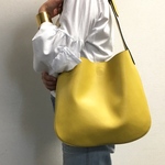 柔らかい上質な本革の大きめ2wayショルダー