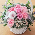 お花が溢れる可愛いバスケットアレンジ　母の日ギフト　プリザーブドフラワー