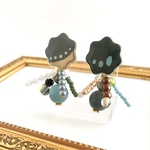 SALE★グレー&オリーブのアシメイヤリング