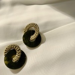 【SALE】異素材グリーンのダブルピアス・イヤリング