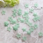 ★新色追加★【30個】ライトグリーン  花びら  シーグラス  すりガラス  アクリルパーツ 22mm♡ #32515