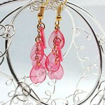 桜の花びらピアス～梅色～