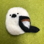 シマエナガのブローチ