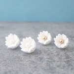 【awayuki】お花ピアス★つまみ細工 ★ イヤリングに変更可