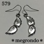 579.仮面、マスクのピアス