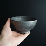 粋なお茶碗⑱　【光彩鉄釉飯碗】