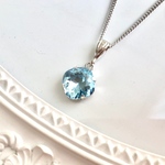 Swarovski アクアマリンイグナイトスクエアペンダント