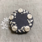 刺繍ブローチ/ヘアゴム　お花のリース