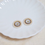 [均一価格キャンペーン] お花畑のピアス（イヤリング）くすみパープル