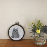 刺繍額　高貴なあのコ