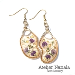 本物のお花ピアス/イヤリング　レジンアクセサリ―