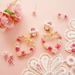 【再販】bijou & heart foop ～かすみ草のハートフープ～　イヤリング/ピアス/フラワー/花/かすみ草/ハート/レジン/ビジュー/スワロフスキー　