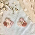 おはな（レンガ）::ビーズ:刺繍:ビーズ刺繍:樹脂イヤリング:樹脂ピアス:花::