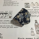 仮置きマスクケース　　　　薔薇柄（ネイビー）