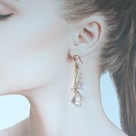 滴り落ちるスワロフスキー　ピアス/イヤリング
