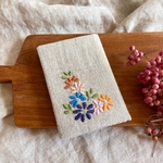 手刺繍のカードケース2