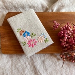 手刺繍のカードケース5